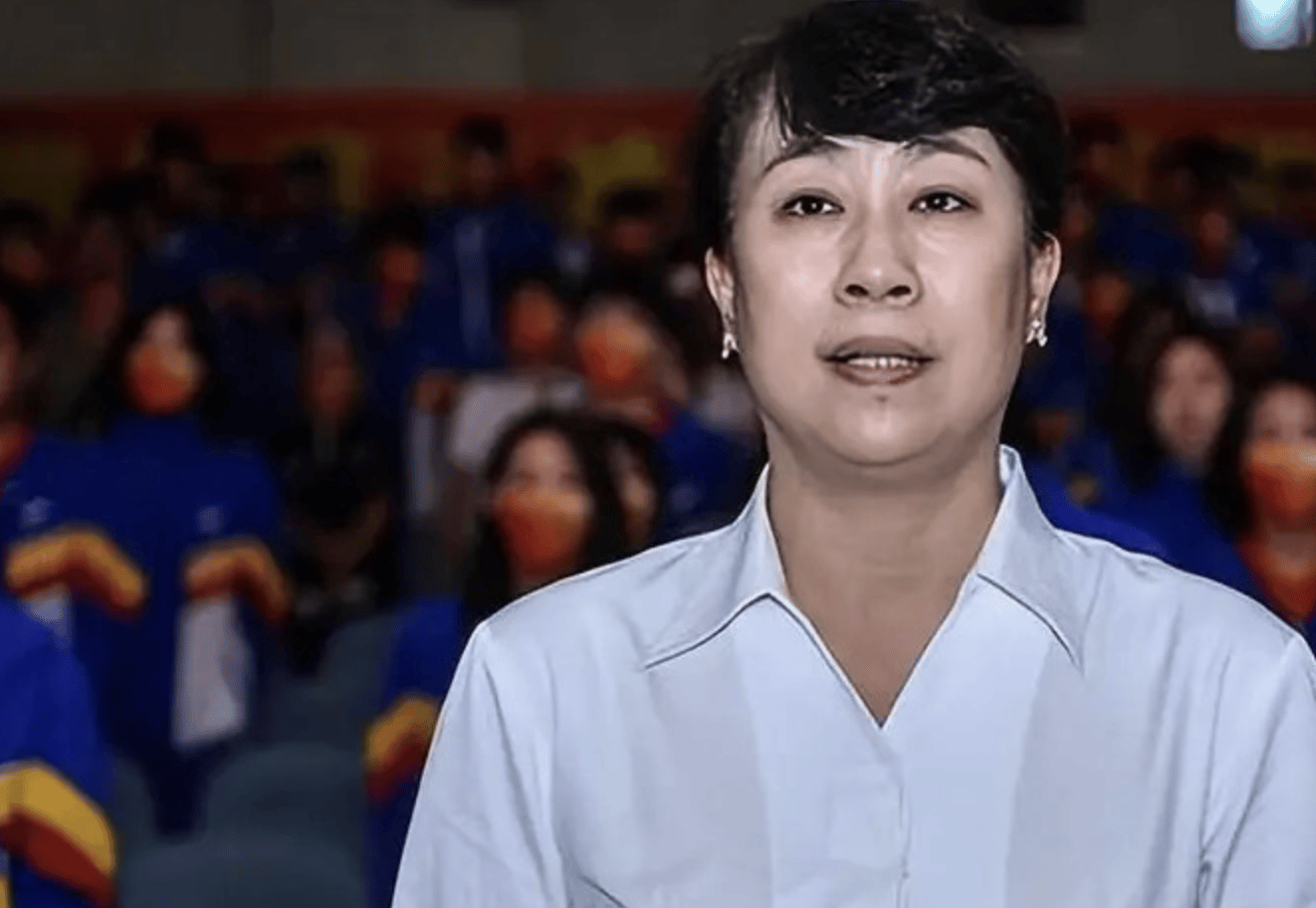 中国女篮彻底洗牌 功勋领队王芳离任退居二线 别再黑张镇麟了