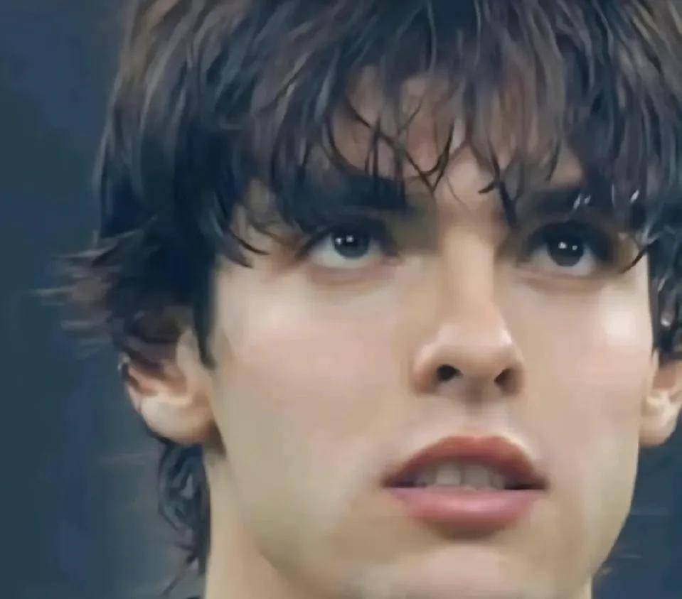 巴西传奇球星卡卡"金童玉女"婚姻破裂,婚姻背后的秘密:完美也是错?