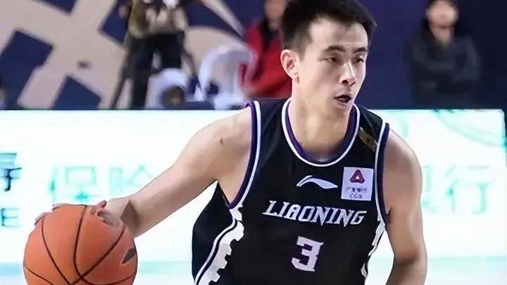 CBA全明星大冷门：票王出场无人认识，赵继伟人气比徐杰高百倍