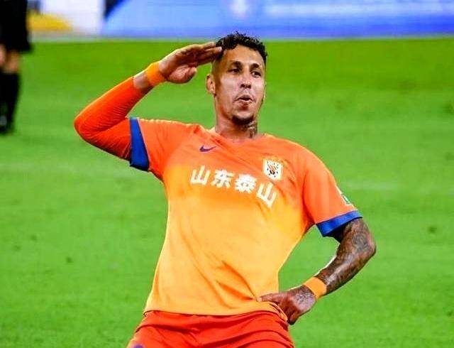 克雷桑归化：机遇与挑战并存的中国足球之问