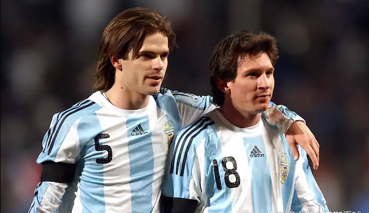 费尔南多·加戈于1986年4月10日出生在阿根廷布宜诺斯艾利斯