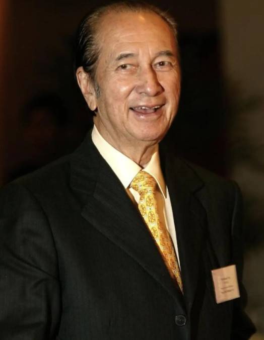 赌王何鸿燊:86万一针延续11年命,800万金丝楠木铸就世纪葬礼