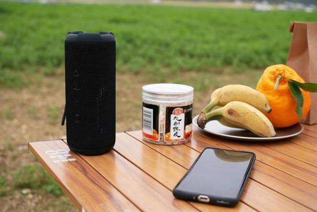 万音霸M9蓝牙音箱:越级挑战,音质不凡,我的户外好搭档