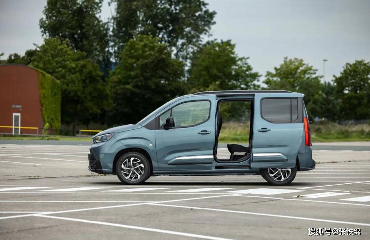 丰田全新小型MPV,外观很方正硬朗,2+3座椅,侧滑门,续航330km_搜狐汽车_搜狐网