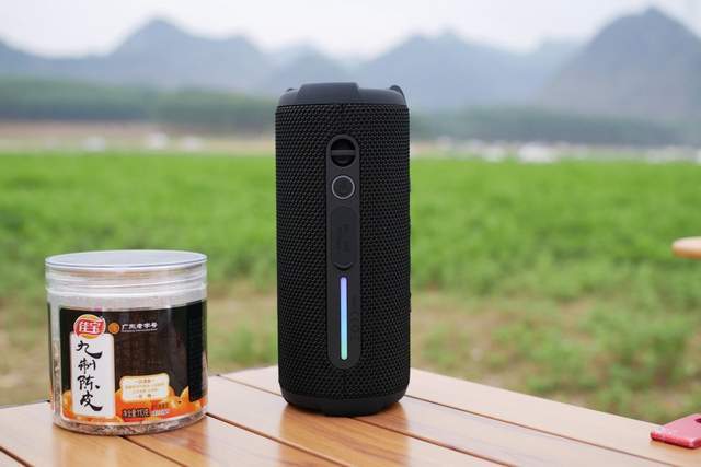 万音霸M9蓝牙音箱:越级挑战,音质不凡,我的户外好搭档