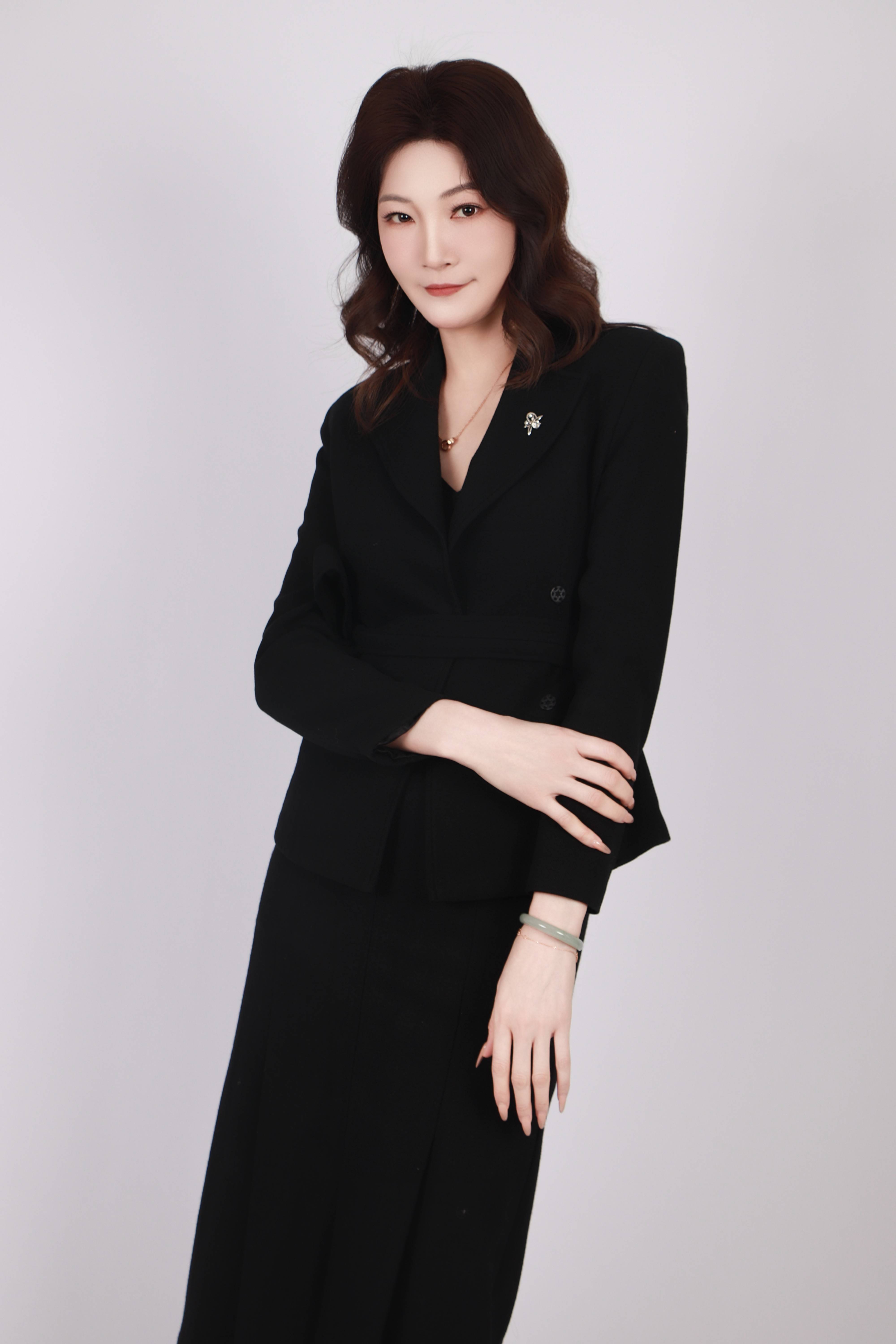 新人模特瑞瑞:初绽光芒,未来可期