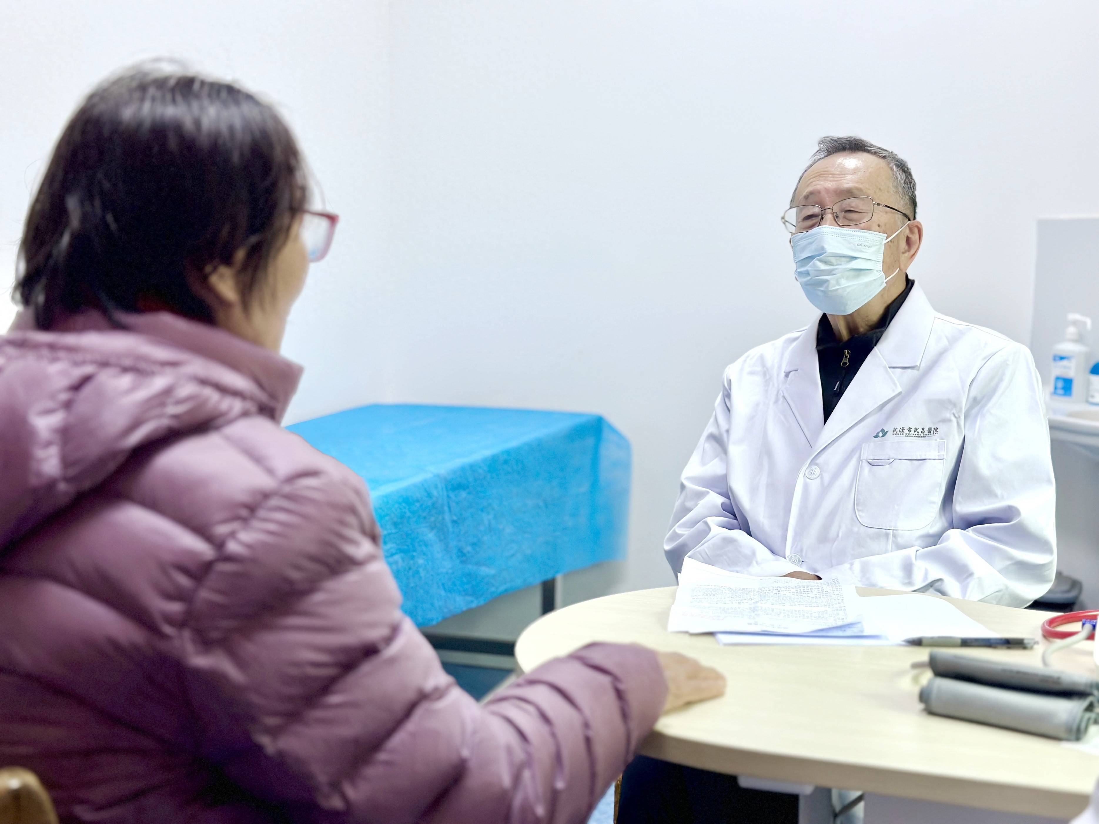 胡大一来汉坐诊,妙手解"心"忧 "双心"护健康