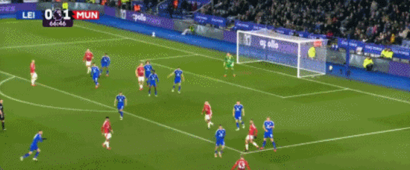 英超：曼联火力全开3-0完胜，莱斯特城深陷降级泥潭，B费闪耀助曼联3-0击败莱斯特城，范尼带队前景堪忧