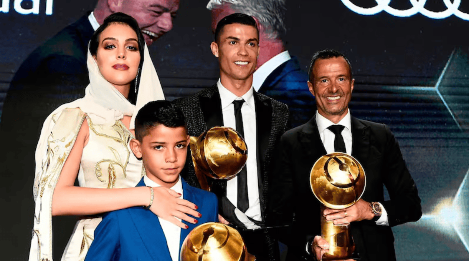 乔治娜和王室公主现身巴黎时装周,c罗保持健美身材的佳肴曝光