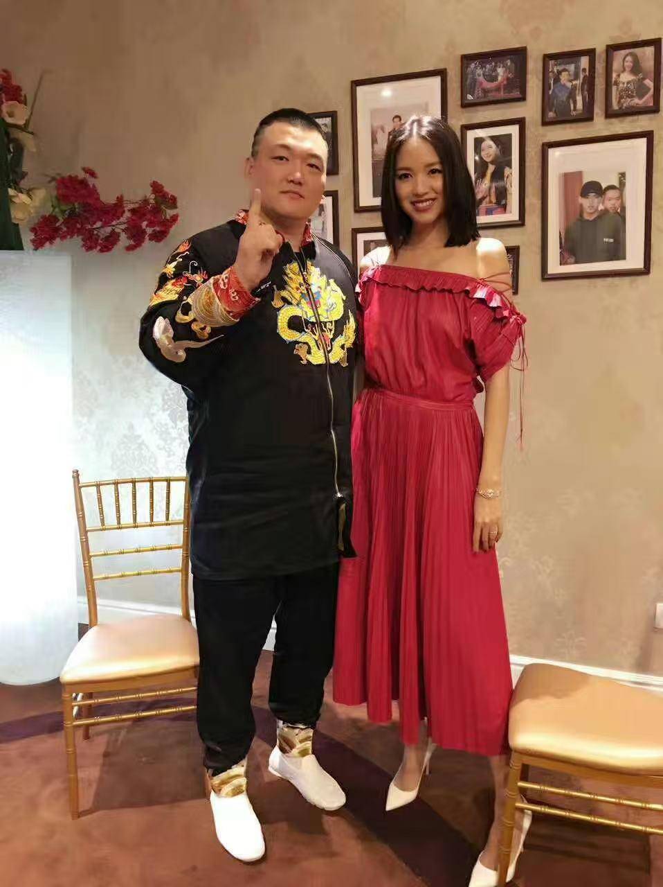 唤醒中国职业拳击，就靠“二张”世纪之战？