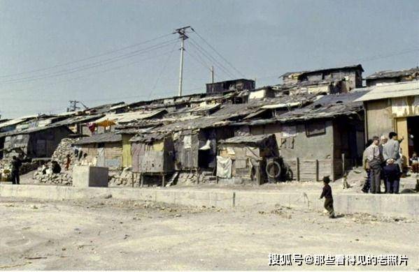 70年代汉城清溪川：从历史动脉到臭水沟的转变