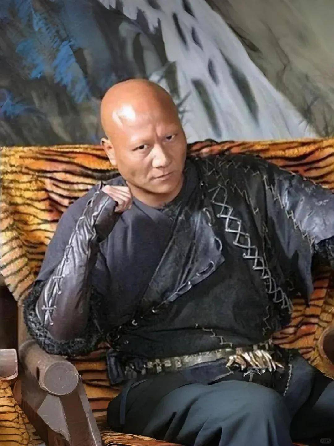 有一天,《少林寺》剧组来选角,计春华正在黯然收拾行李