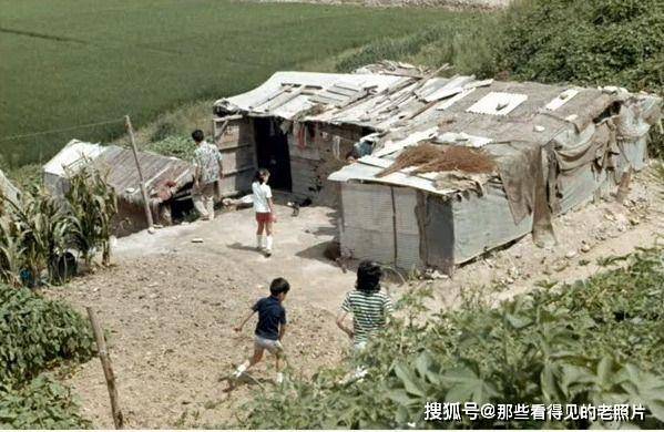 70年代汉城清溪川：从历史动脉到臭水沟的转变