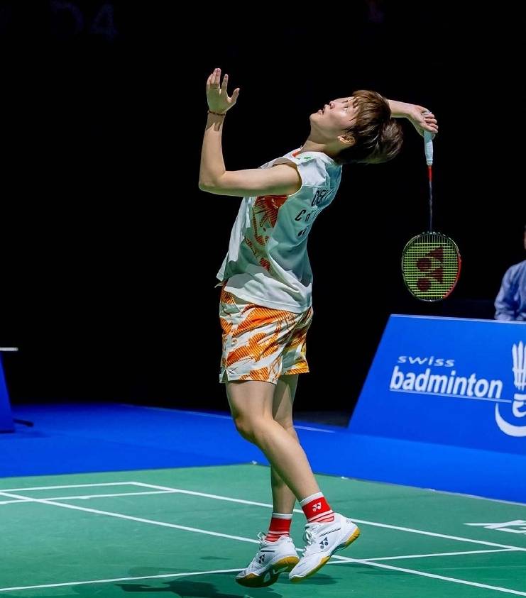 陈雨菲再战佳绩！瑞士公开赛女单半决赛2 - 0击败瓦尔达尼晋级，陈雨菲瑞士赛续写辉煌，2 - 0淘汰瓦尔达尼剑指赛季首冠