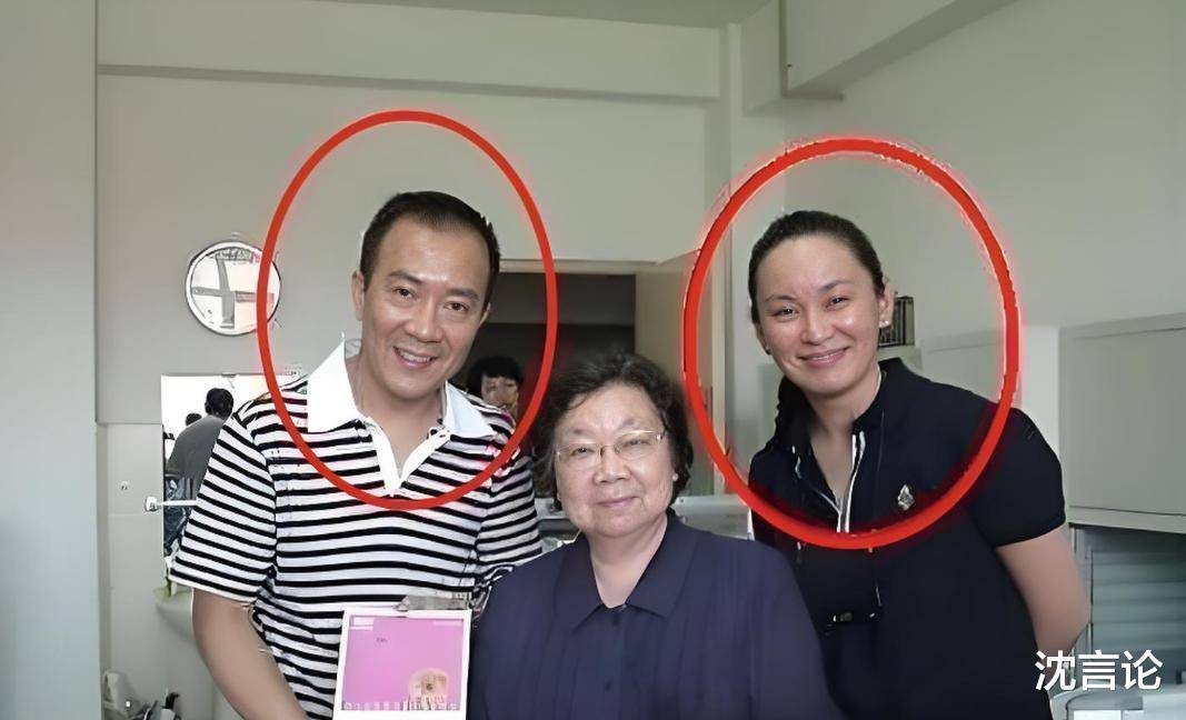62岁戴志诚现状:精神气不错,和袁茵生活幸福,把继女当亲女儿待