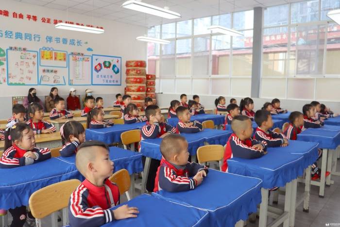 龙泉育才学校：240余名萌娃开启惊喜幼小衔接之旅，打破边界协同共育，龙泉育才幼小衔接活动助力萌娃成长