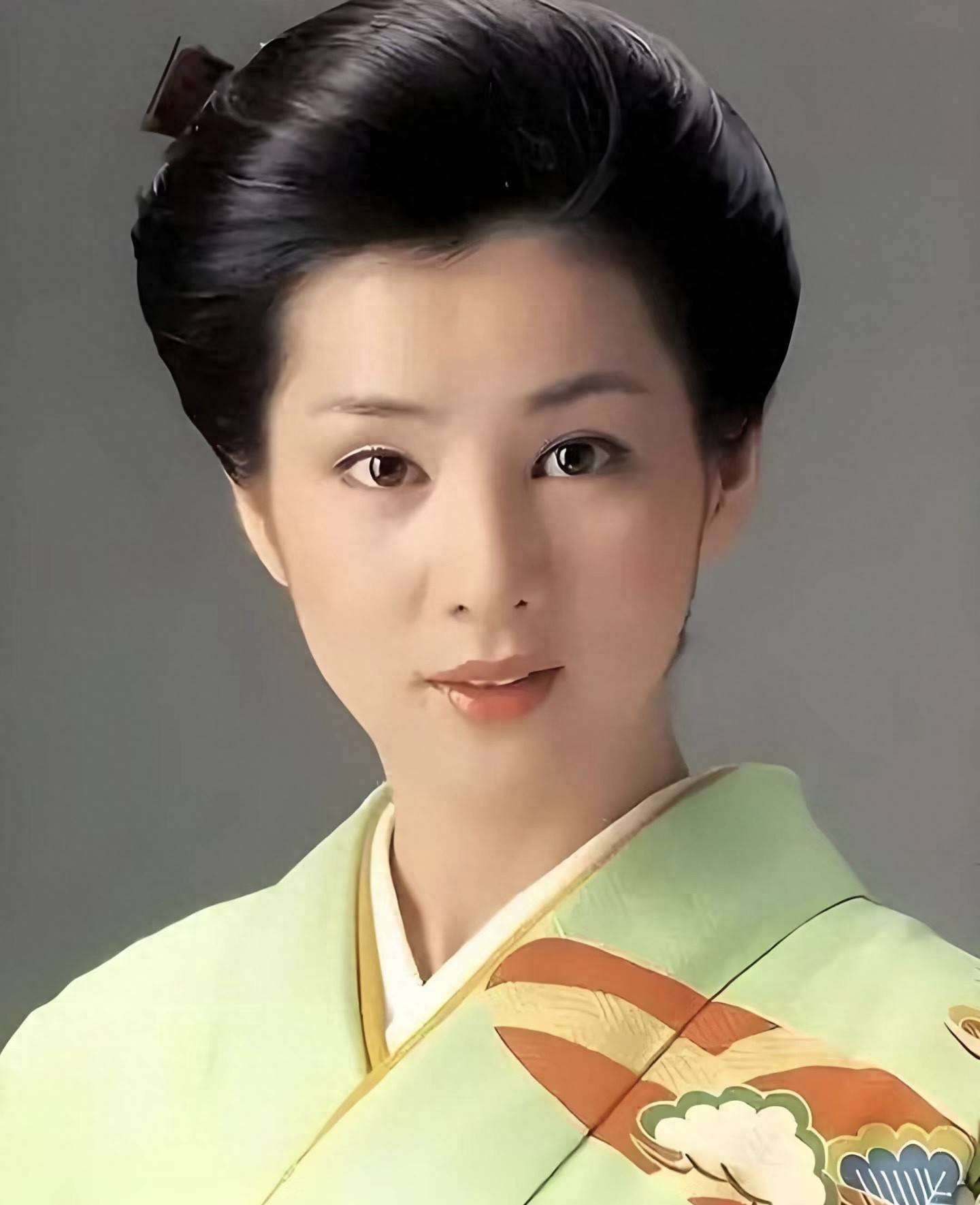 昭和时代三位美女的照片曝光,她们用美貌与才华惊艳了一个时代