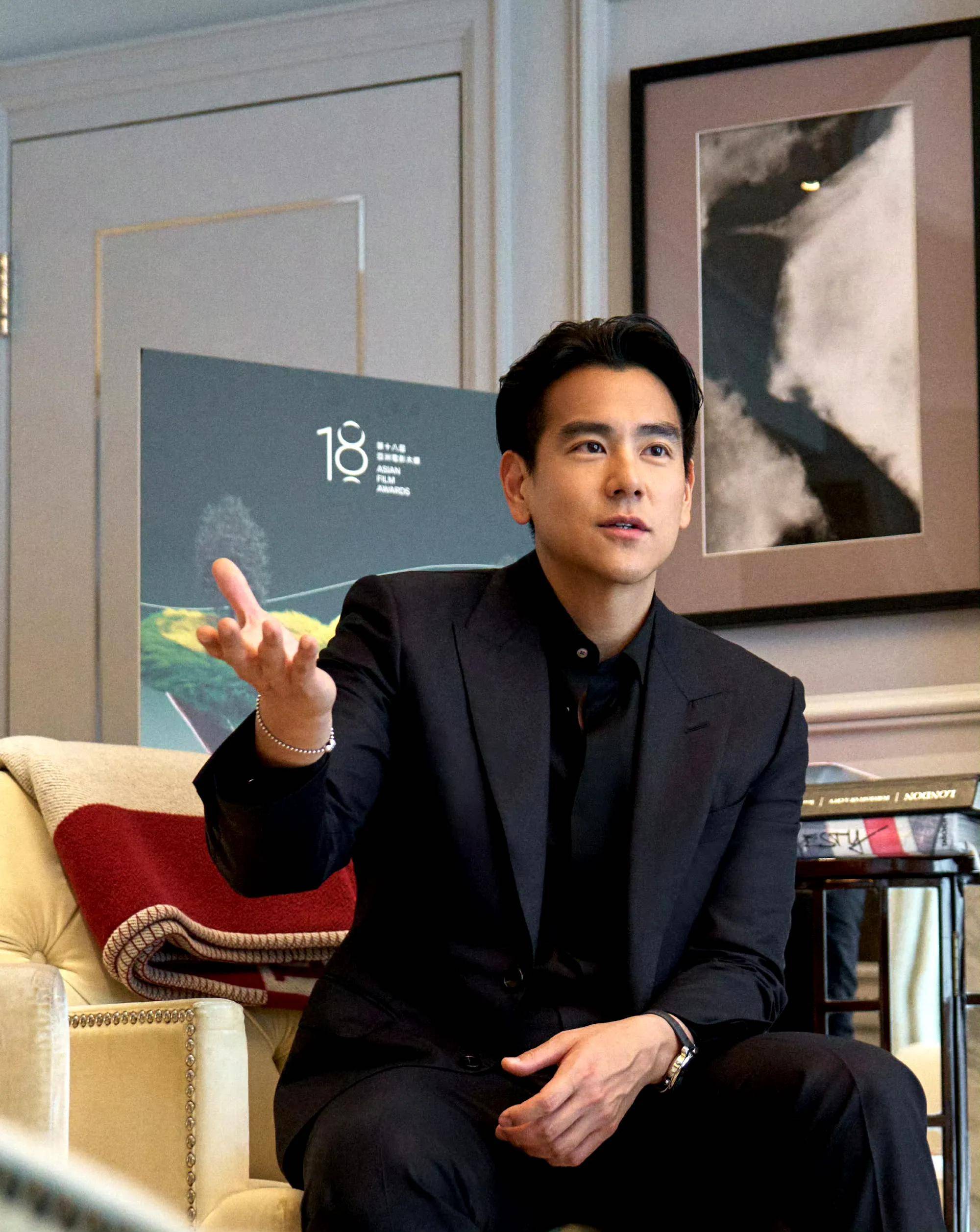 香港这一天,油头粉面的彭于晏和董子健,都败给了干净清爽的于适