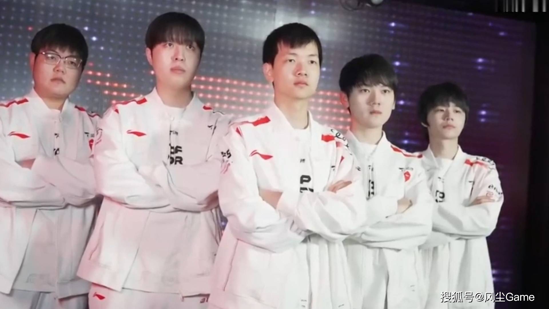 电竞风云：T1回应Zeus转会争议，Uzi起诉RNG欠款
