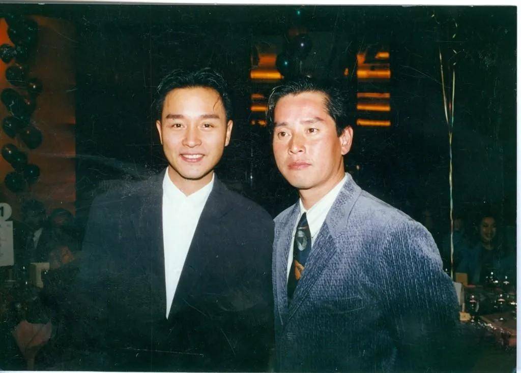 22 年祭！张国荣逝世周年，唐鹤德悼念引争议，再看他与老友珍贵情谊
