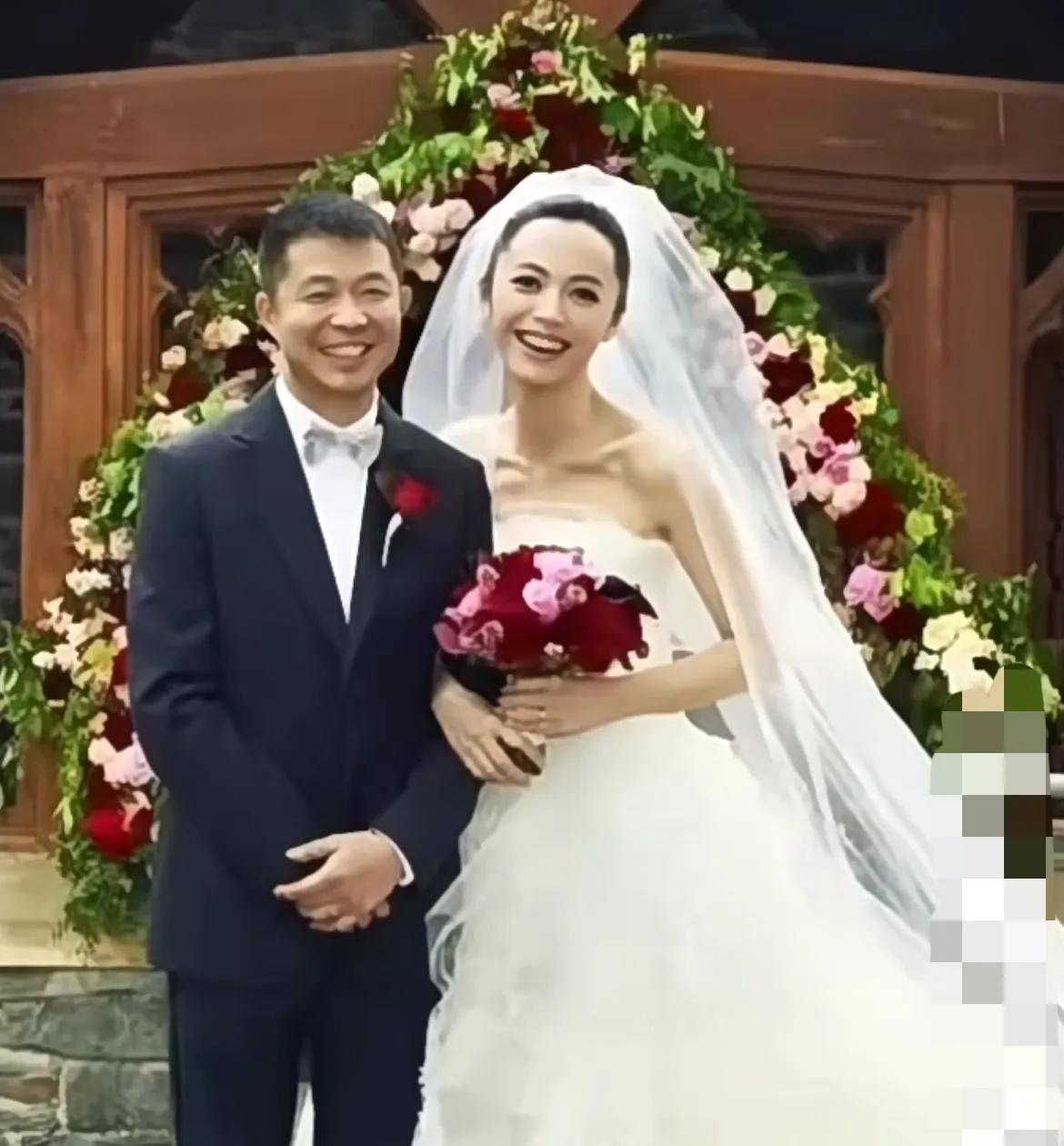 姚晨如花似玉,他老公像个老爷爷,网友:天天折腾,不老才怪呢?