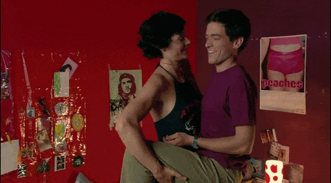 一群男男女女躺在一起想干什么!惊喜片!