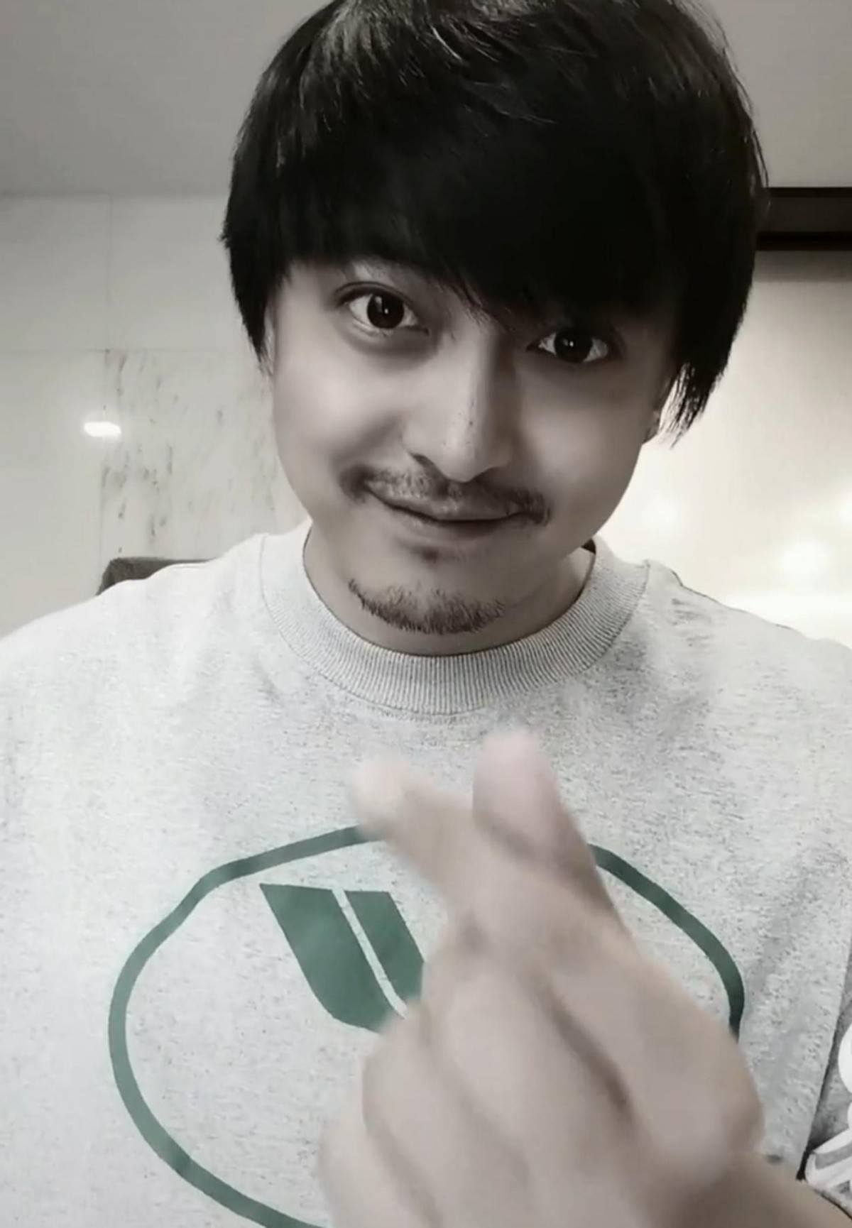 李晟浪姐6逆袭幕后李佳航为爱吃素3个月网友怒赞
