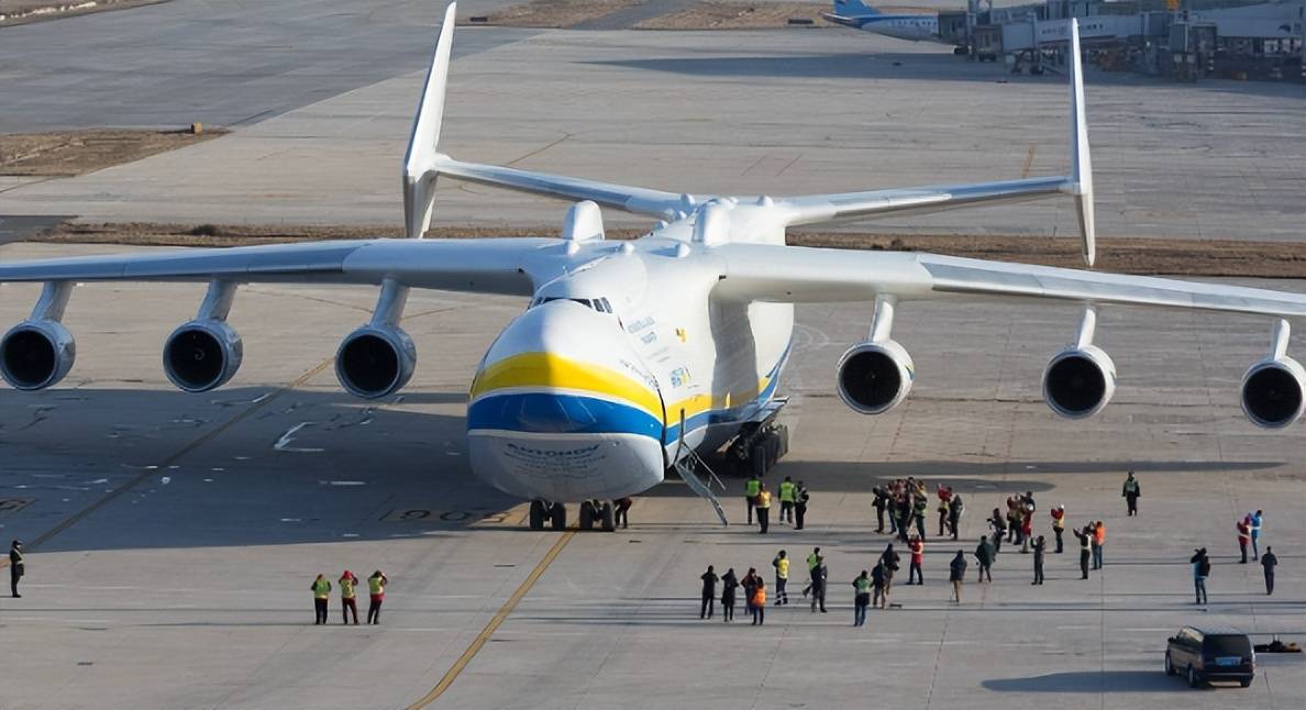 225首次试飞成功,次年就完成了航天飞机的运输任务