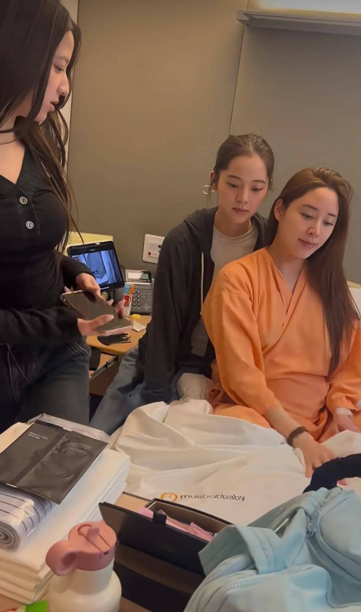 欧阳妮妮把母乳倒进咖啡带给妹妹喝,母爱还能这样传递?