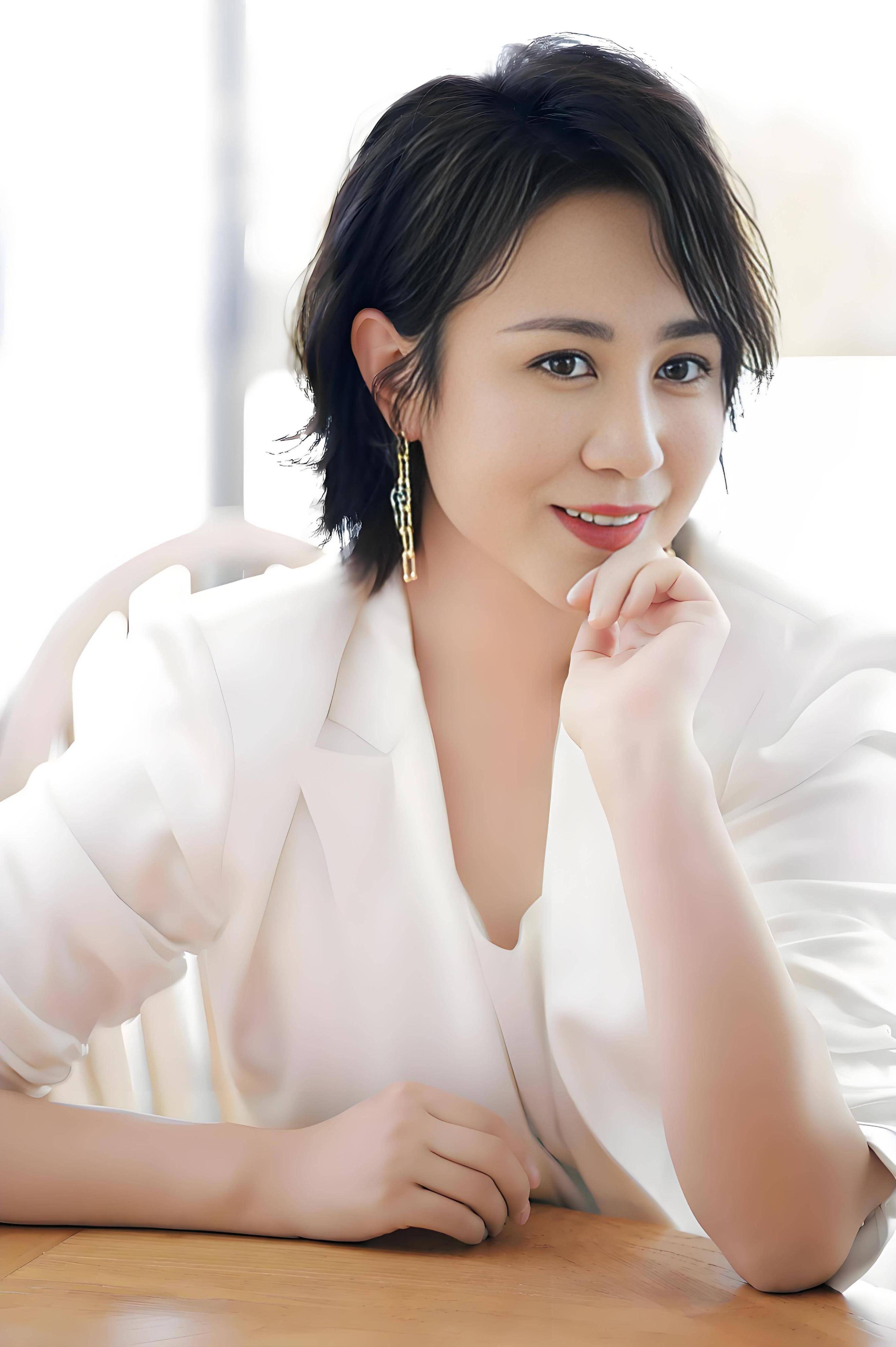 马丽自曝拍完夏洛三年后被名导扔照片拒绝圈内人曾劝她转行