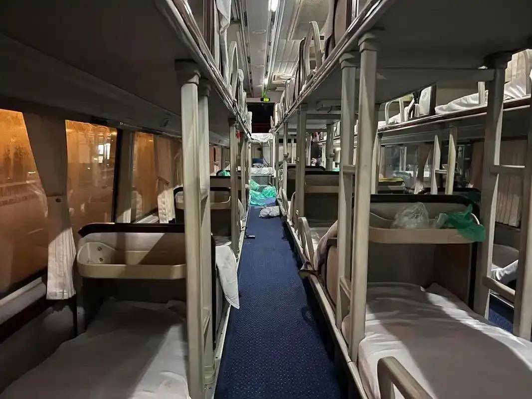 90年代有一种客车,卧铺客车,多少人从这样的车开启了自己的梦想
