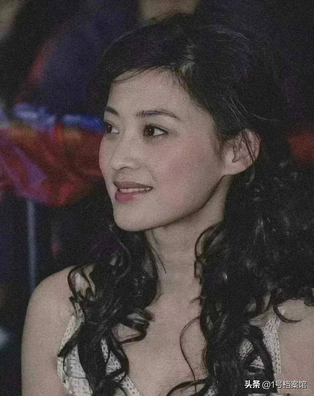 50岁刘琳与49岁梅婷同游乌镇明明都是妈妈两人差距竟如此大