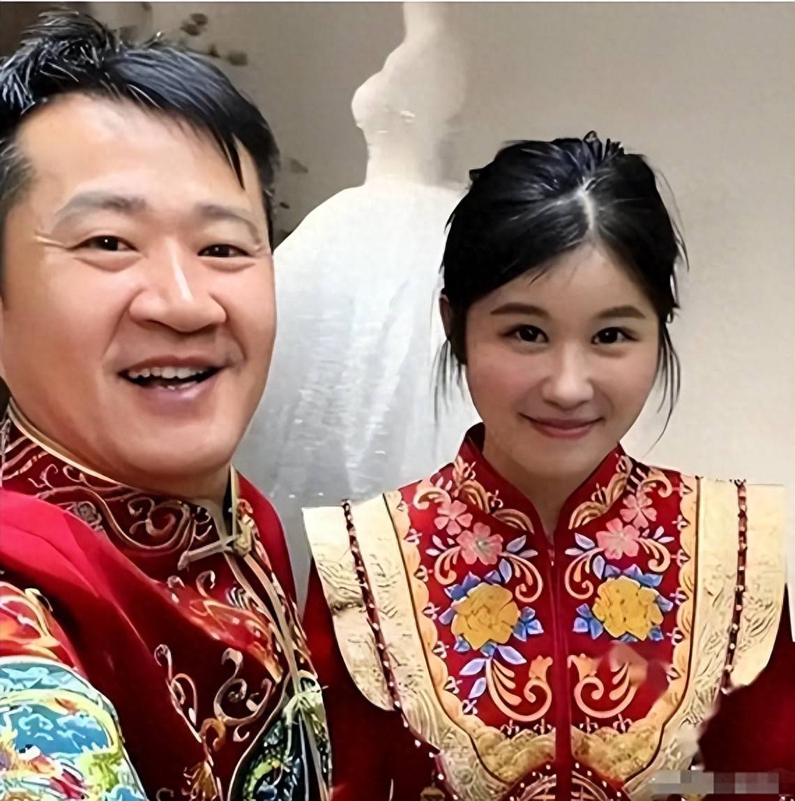 这一次老夫配少妻的残酷现实在41岁的李嘉明身上得到印证