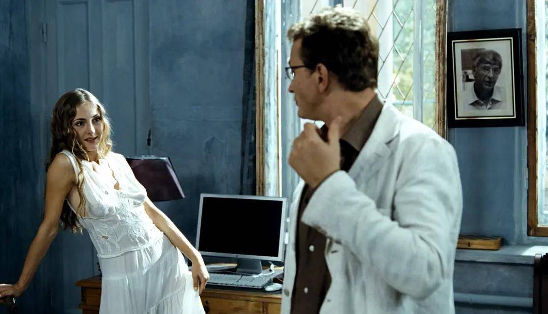 俄罗斯大尺度恐怖片,《尤伦卡》:小镇女校阴霾深,天使面庞下的黑暗