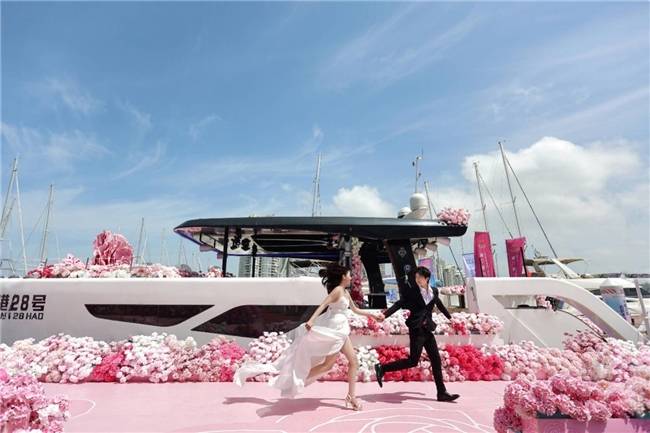 2025三亚国际游艇嘉年华启幕 婚尚馆成“幸福产业”新焦点
