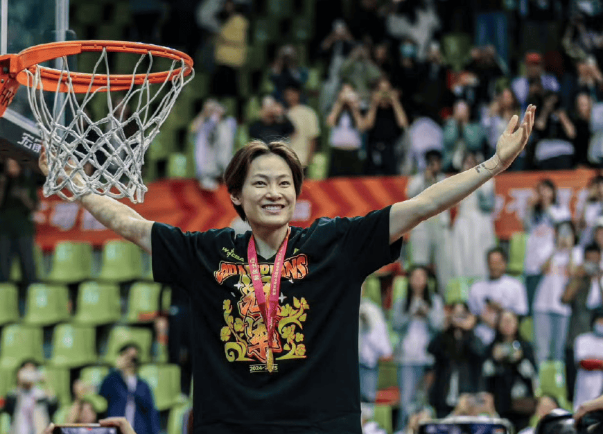 泪目！中国女篮30岁王牌穿越伤病复活：下一目标冲WNBA？