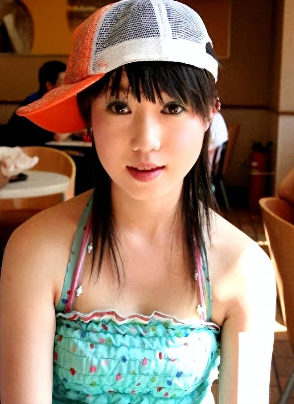 "最红裸模"张筱雨,出道一年拍21套人体写真,今38岁光一丝不