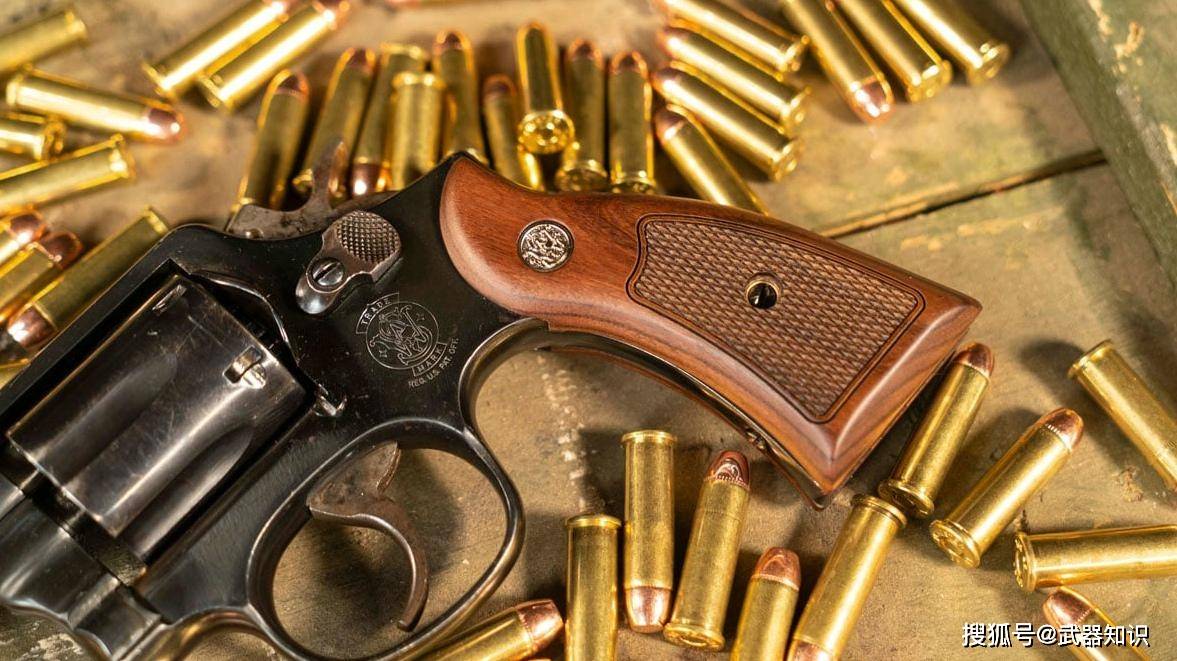 史密斯·威森军警型手枪 被誉为"最成功的转轮"