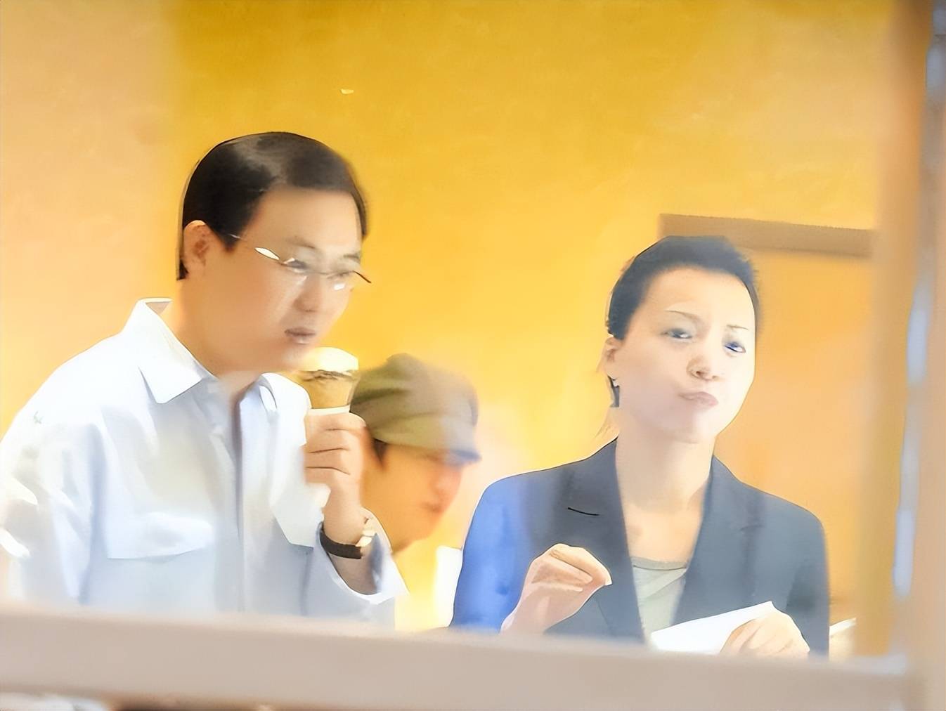 央视主持人董卿:与丈夫密春雷育有一子