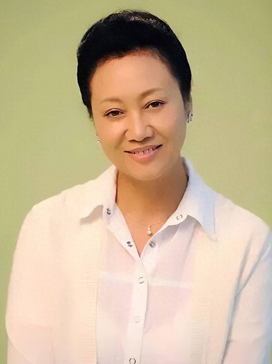 69岁王丽云:与丈夫离婚成好友,女儿车晓成了她的依靠