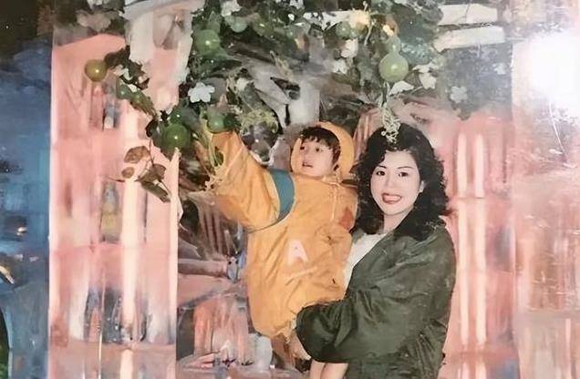 毛晓彤身家丰厚, 父亲起诉不养, 索要五千万巨额赡养费