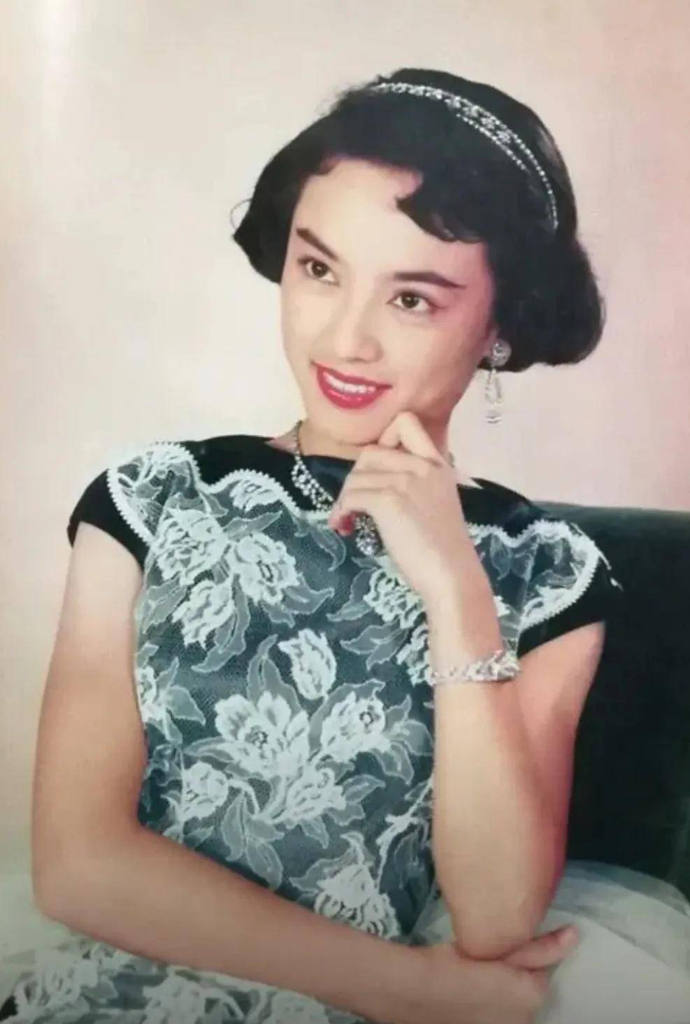 她身世不凡,是"长城三公主"之一,坐过牢,小女儿曾是tvb艺人