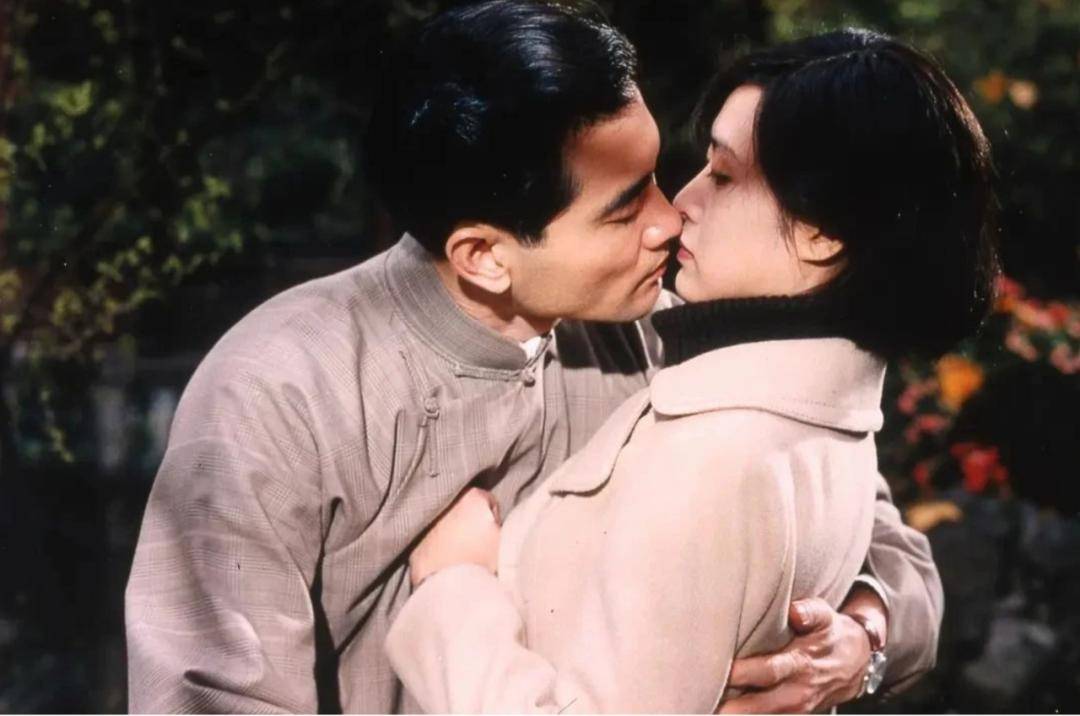 赵文瑄:未婚未育,把动物当儿女,独居乡下,64岁却依旧是美男