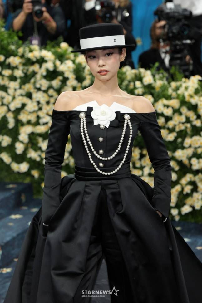 Jennie连续三年出席MetGala,获海外媒体盛赞插图11 Jennie连续三年出席MetGala,获海外媒体盛赞插图11