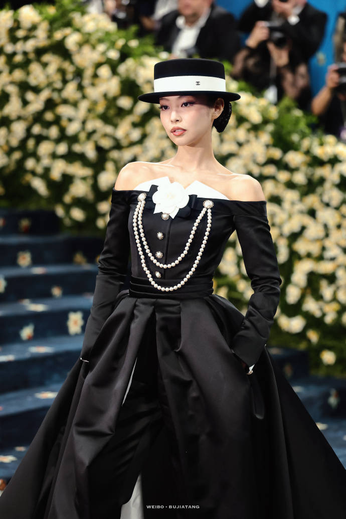 Jennie连续三年出席MetGala,获海外媒体盛赞插图1 Jennie连续三年出席MetGala,获海外媒体盛赞插图1