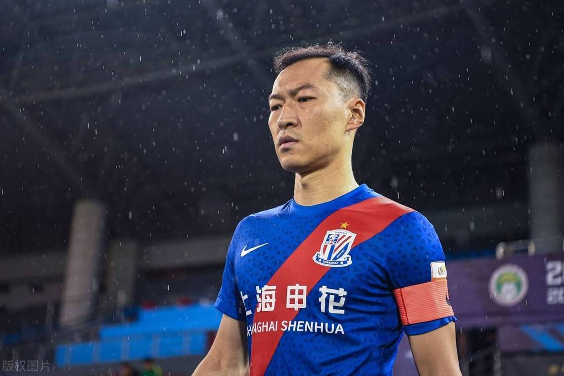 吴曦真有这么重要吗?受伤仍坚持上场,何必呢?