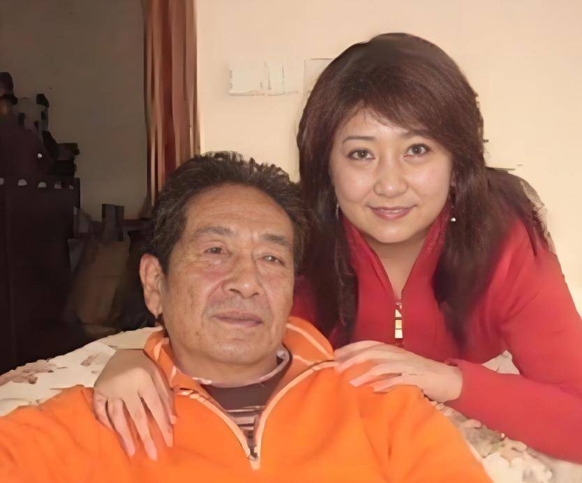 演员饶芯语:结婚11年,丈夫王奎荣已78岁,她的婚姻幸福吗?