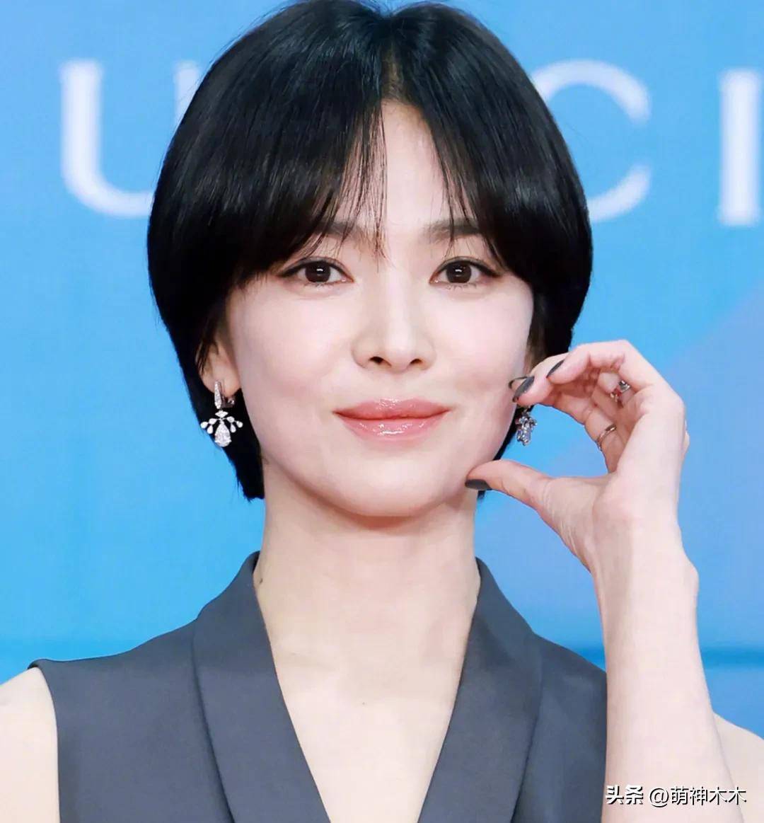 韩国百想大赏红毯生图来了宋慧乔短发显老张娜拉脸僵iu胖了