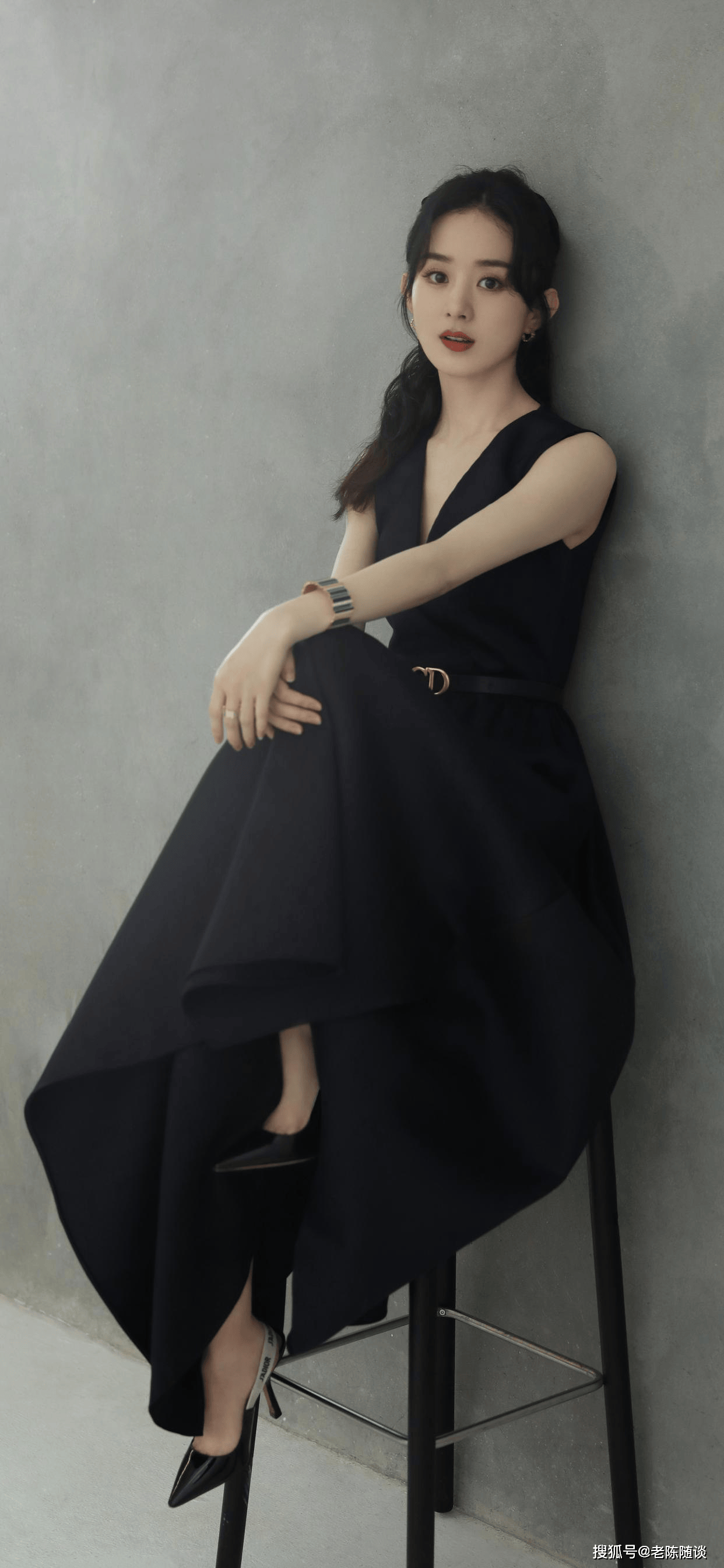 赵丽颖裙装造型大赏,解锁多元时尚魅力,时尚性感优雅迷人!