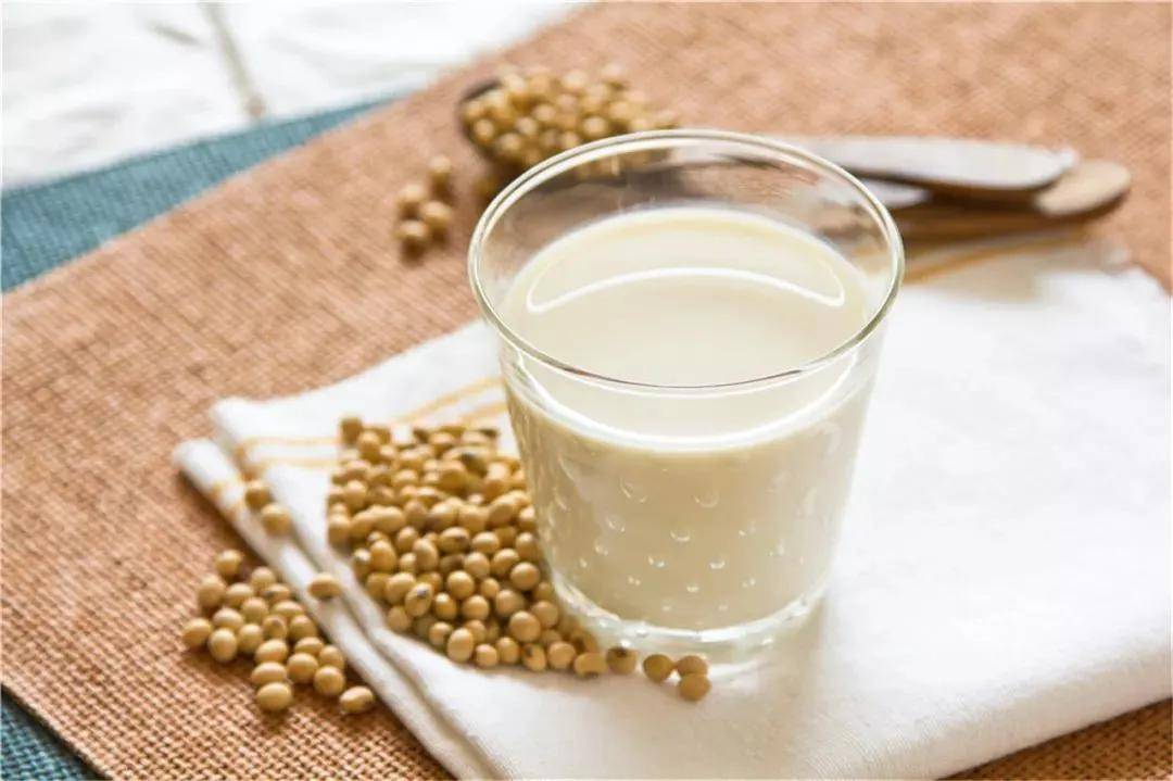 胸部揉一揉就能从小a变大C！小心揉出乳腺癌！